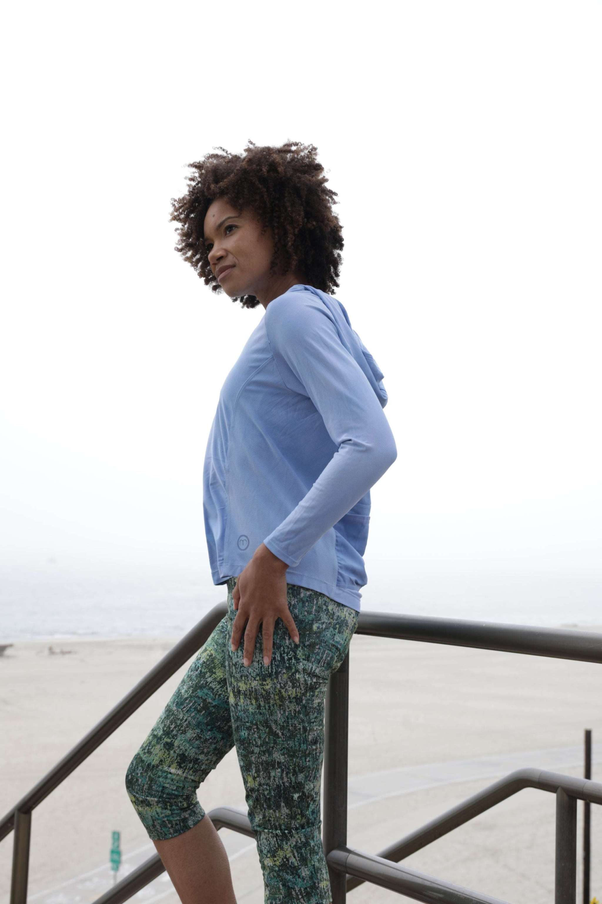 Women's cycling knickers with Italian chamois, moisture-wicking fabric, and side pockets.